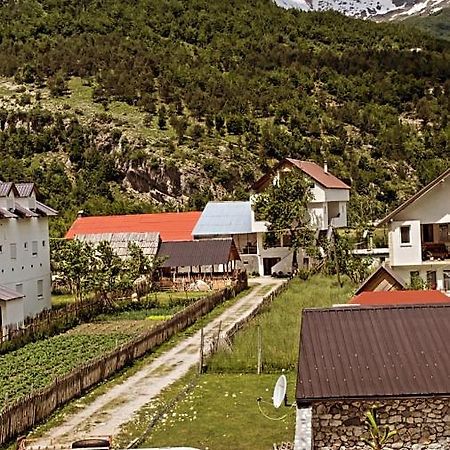 Guesthouse Skender Selimaj Valbone Eksteriør bilde