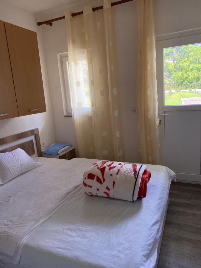 Guesthouse Skender Selimaj Valbone Eksteriør bilde