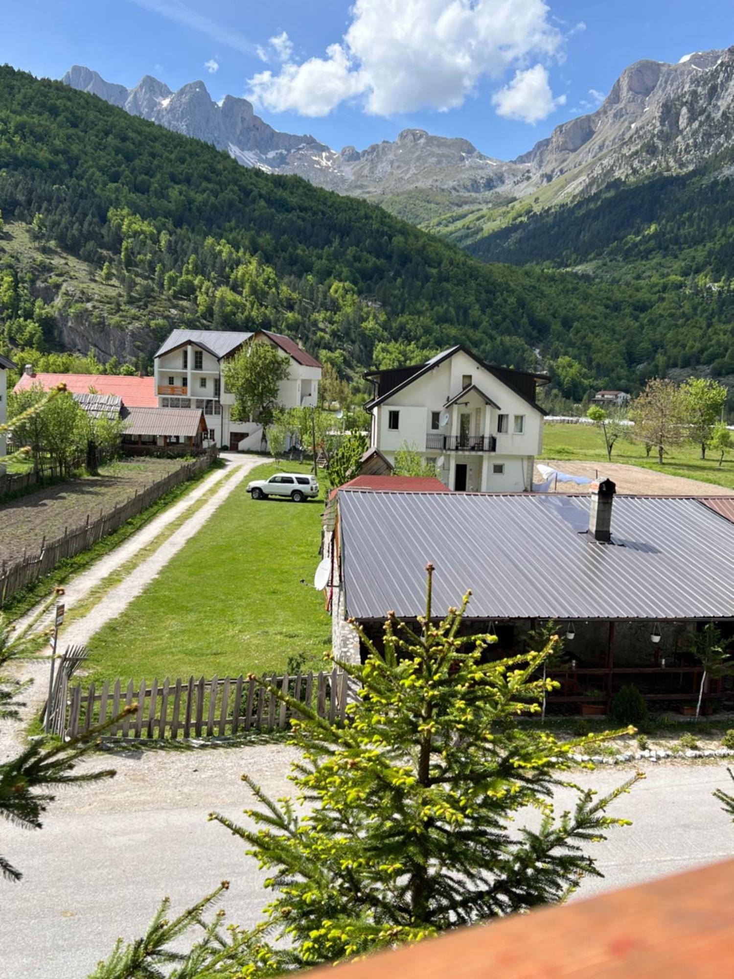 Guesthouse Skender Selimaj Valbone Eksteriør bilde
